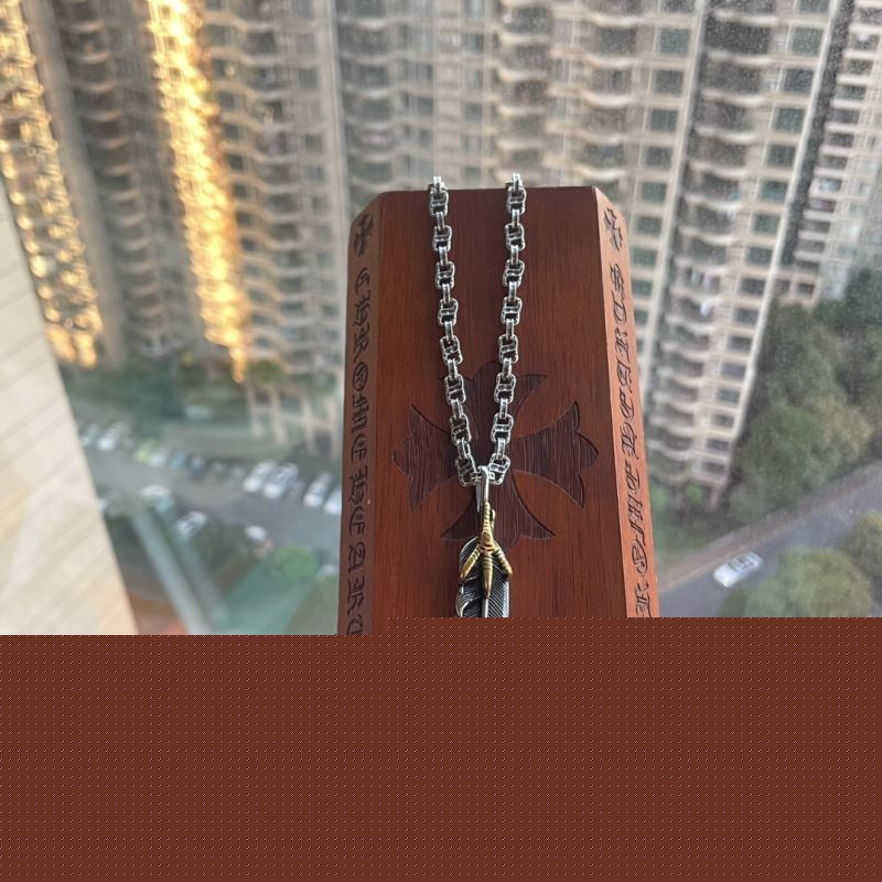 Ch**me He**ts necklaces